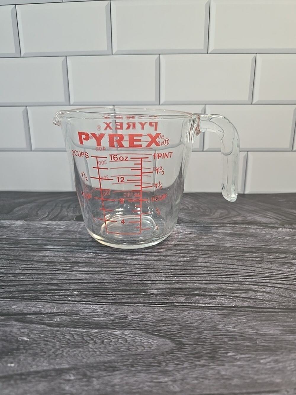 Vintage Pyrex 2 Cup Measuring Cup Model 516 16oz Red Lettering Open Hook 1980's